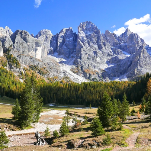 Mont Trekking organizes hut-to-hut hiking tours