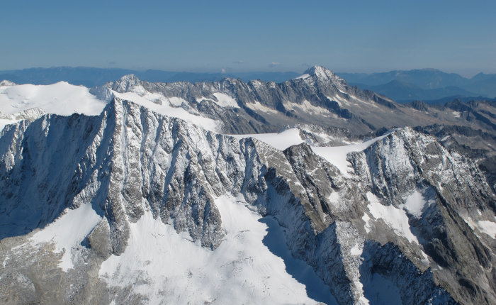 Glaciers of Adamello: Hiking along the paths of WWI