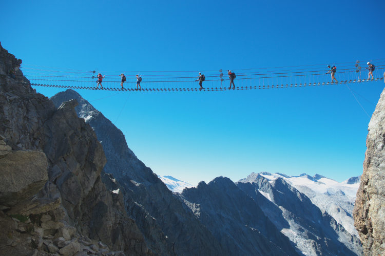 Glaciers of Adamello: Hiking along the paths of WWI